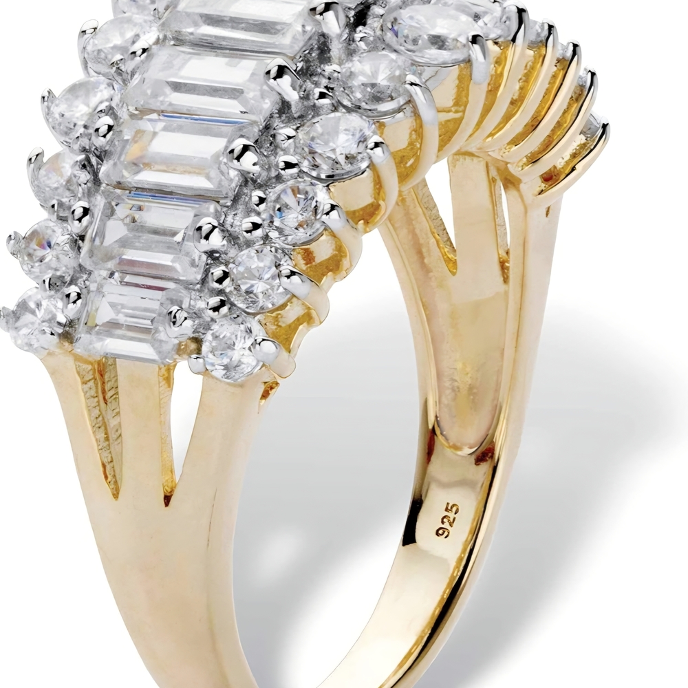Elegant Gold and Silver Women's Ring - Picture 2 of 3